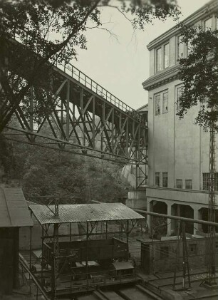 Oelsnitz/Erzgebirge. Gewerkschaft Deutschland. Kettenbahn und Schiebebühne an der Südfront der Kohlenwäsche