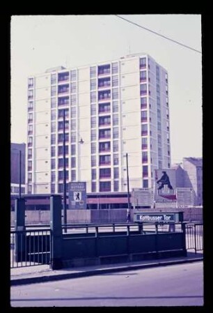 Hochhaus Kottbusser Tor 17.4.55.