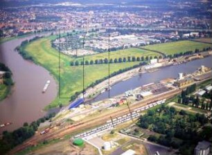Alberthafen in Dresden-Friedrichstadt : Blickrichtung Nordosten nach Dresden-Pieschen
