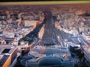 Blick auf den Bahnhof Montparnasse vom Hochhaus Tour de Montparnasse