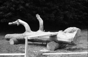 Unternogg: Waldparkplatz, Kinderspielplatz mit bizarren Baumstümpfen, unweit Unternogg
