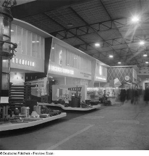 Blick auf die Ausstellungsfläche des VEB Elektrochemisches Kombinat Bitterfeld