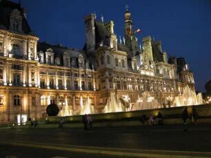 Rathaus von Paris abends, Hotel de Ville