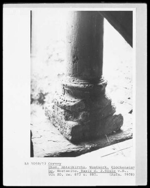 Basis der zweiten Säule von Süden