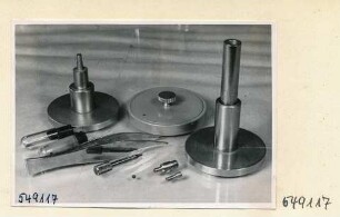 Elektronenmikroskop Zusammenbau, Bild 25; Foto 1954