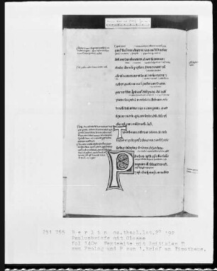 Paulusbriefe mit Glossen — Initialen T (imotheum) und P (aulus), Folio 140verso
