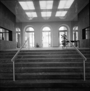 Einweihung der Zentralkasse südwestdeutscher Volksbanken im wiederaufgebauten Markgräflichen Palais.
