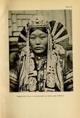 Tafel 40. Mongolische Frau im Haarschmuck mit Krone ohne Zobelhut