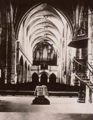 Hermannstadt (heute Sibiu / Rumänien). Stadtkirche, Inneres, Blick zur Orgel
