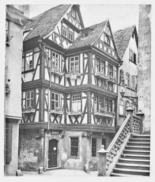 Haus zu den vier Gekrönten