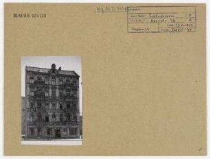 Altbau ohne Nachbarn. Berlin, Friedrichshain, Auerstraße 26