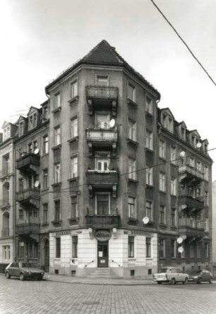 Dresden-Neustadt, Fritz-Hoffmann-Straße 8 b/Ecke Rudolfstraße. Wohnhaus mit Laden (um 1910)