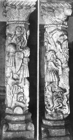 Freising, Dom St. Maria und Korbinian, Domkrypta, mittl. Säulenreihe, 4. Säule von Osten, sog. Bestiensäule zeigt Kämpfe zw. Gewappneten und Unwesen