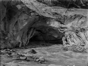 Gletscherhöhle : Höhle im Rhonegletscher