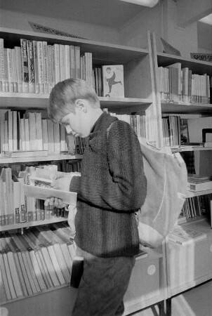 Kinder in der Kinderbibliothek Alex Wedding in Berlin
