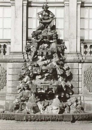 Zwinger. Langgalerie. Wandbrunnen, um 1715, 1978