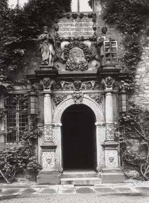 Merseburg, Schloss, Hauptportal des Nordflügels