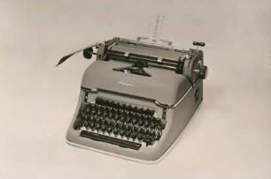 Schreibmaschine "Olympia SG 1" von Hans Krebs