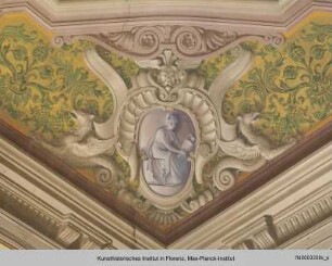 Deckengemälde mit Grifoniwappen und Allegorien : Deckenzwickel mit Allegorische Darstellungen