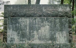 Friedhof: Ehrenmal