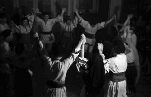 Bukarest: Rumänische Folkloretanzgruppe
