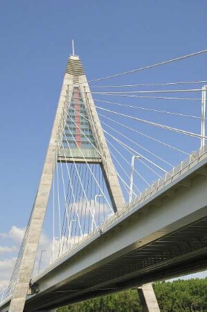 Budapest - Autobahnbrücke über die Donau