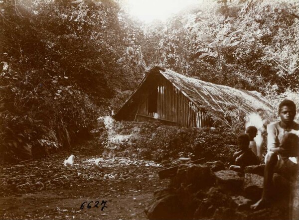 "Männerhaus. Maevo."