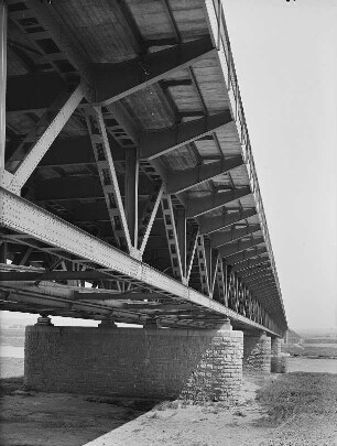 Dresden, Elbbrücke, Autobahn nach Chemnitz