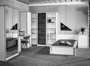 Ausstellungsfläche des VEB Thüringer Möbelkombinat Suhl