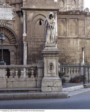Statue des heiligen Franz von Paola