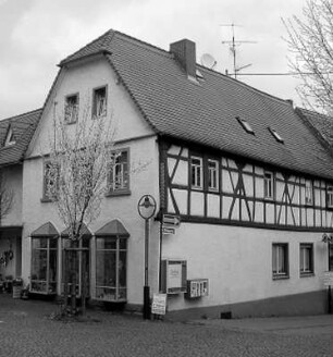 Hofheim am Taunus, Pfarrbornstraße 4