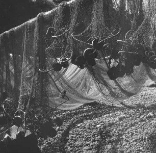 Stromboli, aufgespannte Fischernetze am Strand