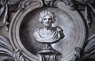 Festsaal: Büste in der Supraporte