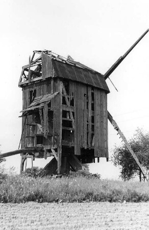 Treuenbrietzen-Lobbese. Bockmühle, ruinös