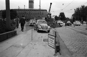 Vorarbeiten für die Tieferlegung der Kriegsstraße am Ettlinger Tor.