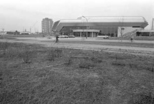 Gestaltung der Außenanlagen der Badnerlandhalle in Neureut