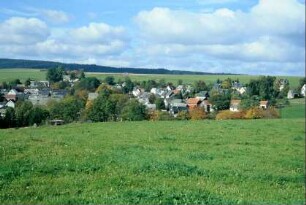 Blick von der Höhe bei Egelsdorf auf den Ort