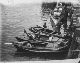 Sampan : Ruderboote im Hafen