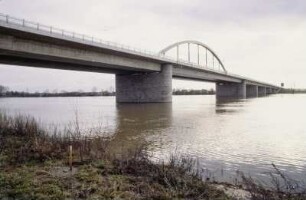 Donaubrücke, Fischerdorf