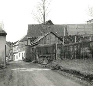 Grünhain-Beierfeld, Zwönitzer Straße. Waschhaus des ehemaligen Zisterzienserklosters nach der Restaurierung (um 1235, 1830). Straßenansicht mit Giebelseite
