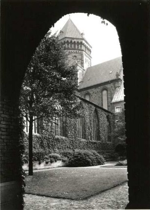 Bremen. Domhof. Teilansicht