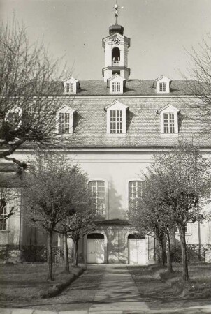 Kirche der Evangelischen Brüdergemeine : Kirchsaal, Teilansicht von NO
