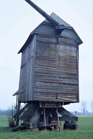 Bockwindmühle mit nur noch einem Flügel
