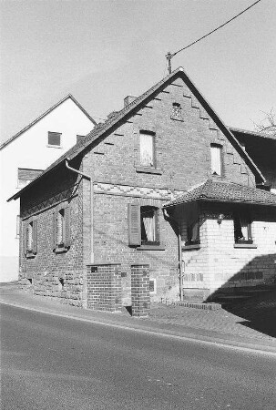 Wohnhaus; Gründau, Hain-Gründauer Straße 13