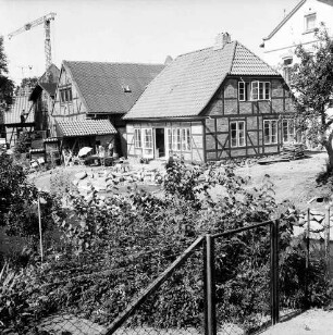 Heiligengeiststraße: links der Stadtarm der Trave, dahinter das Fachwerkhaus Heiligengeiststraße Nr. 7, Blick nach Westen
