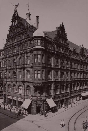 Victoriahaus : Dresden-Altstadt, Prager Straße / Ecke Waisenhausstraße. Victoriahaus (1891-1892; Lossow & Viehweger). Eckansicht