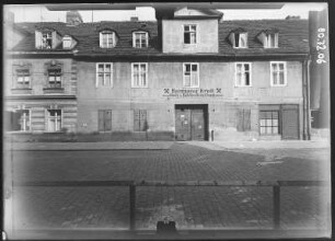 Potsdam. Jägerstraße 39. Wohnhaus mit Laden. Straßenfront