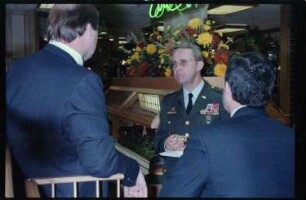 Fotografie: Eröffnung einer Burger King Filiale an der Truman Plaza in Berlin-Dahlem