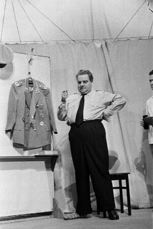 Szenenbilder aus "Neue Odyssee", Ballett in 5 Bildern von Albert Burkat mit Musik von Victor Bruns. Staatsoper Berlin, 15.11.1957 (Uraufführung am 16.11.1957)