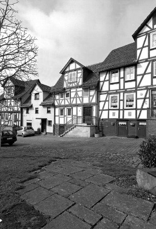 Einhaus; Helsa, Klingenplatz 3